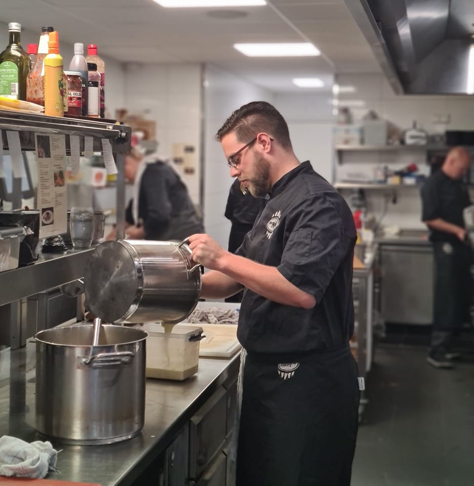 Leerling zelfstandig werkend kok